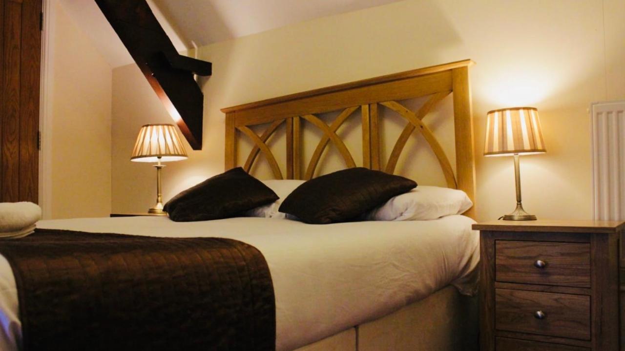 Crown Hotel Brackley Buitenkant foto