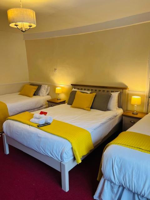 Crown Hotel Brackley Buitenkant foto